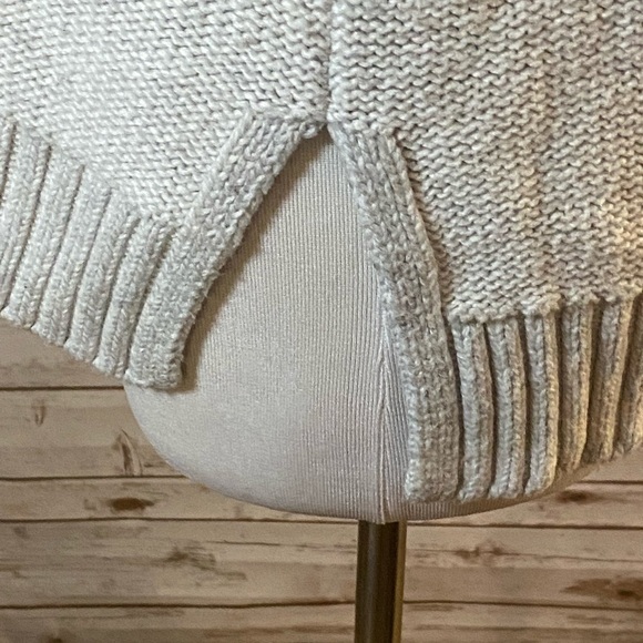 Abercrombie & Fitch cream classic preppy beaded cable knit sweater - Picture 4 of 6